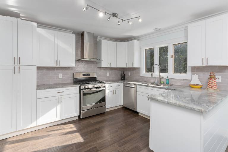 Waters Edge - 1808 Ocean Road — photo 4