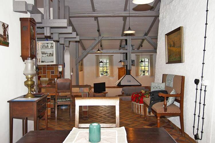 Unusual rental with yard, patio & barbeque — photo 5