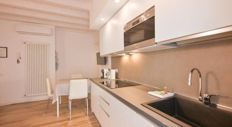Sweetly apartment in the walled city with WiFi e AC — photo 3