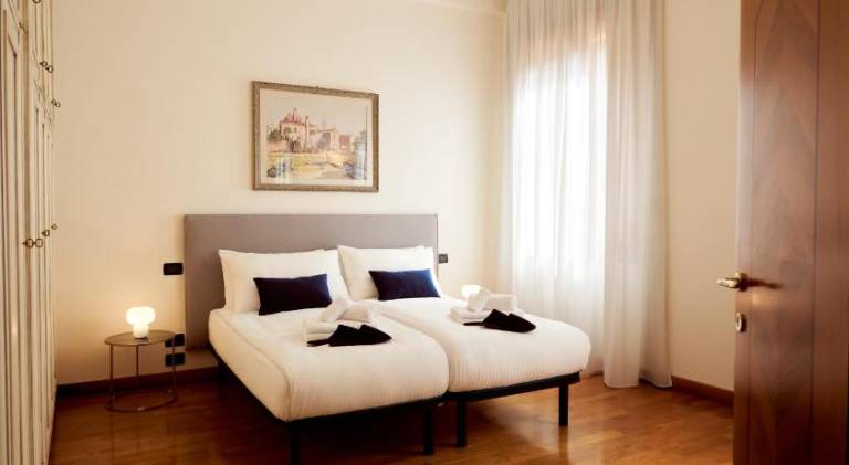 Apartment with terrace & yard | Near Rialto Bridge | Suitable for remote work | Pets are welcome — photo 2
