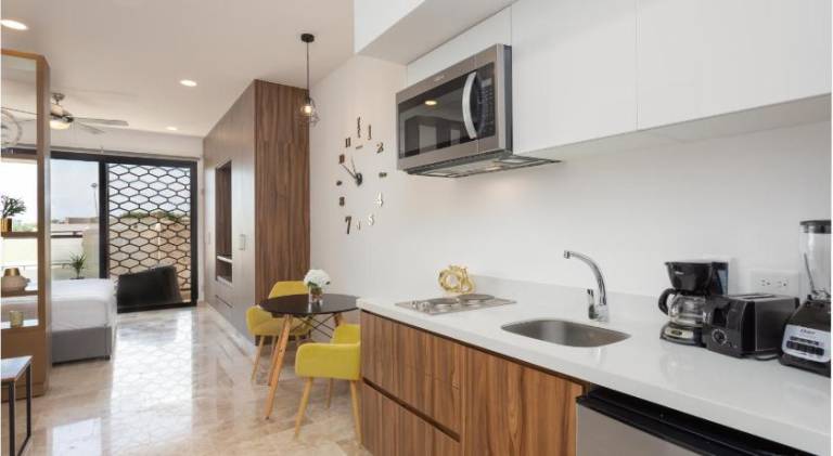 Apartment with pool — photo 3