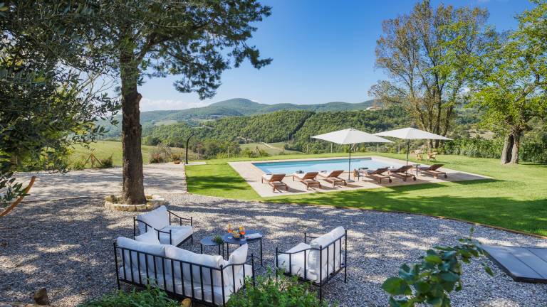 Family-friendly villa with private pool, garden & barbecue | Garden view | Good for workation | Pet-friendly — photo 2