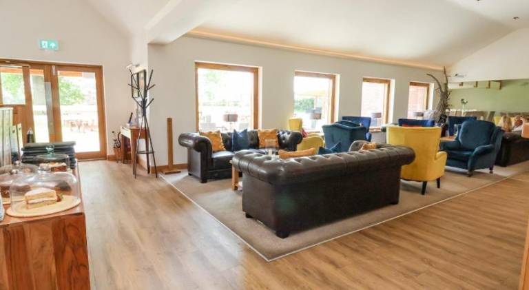 Spacious vacation home with pool | Pet-friendly — photo 4
