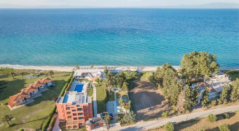 House with private pool, patio & barbecue in Sithonia