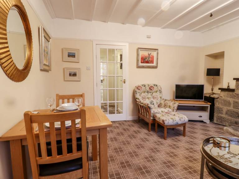 Child-friendly cottage with patio & garden | Pets are welcome — photo 5