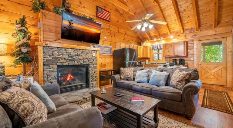 House with jacuzzi in Pigeon Forge, TN