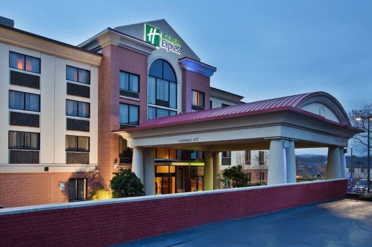 Holiday Inn Express & Suites Greenville Downtown an IHG Hotel