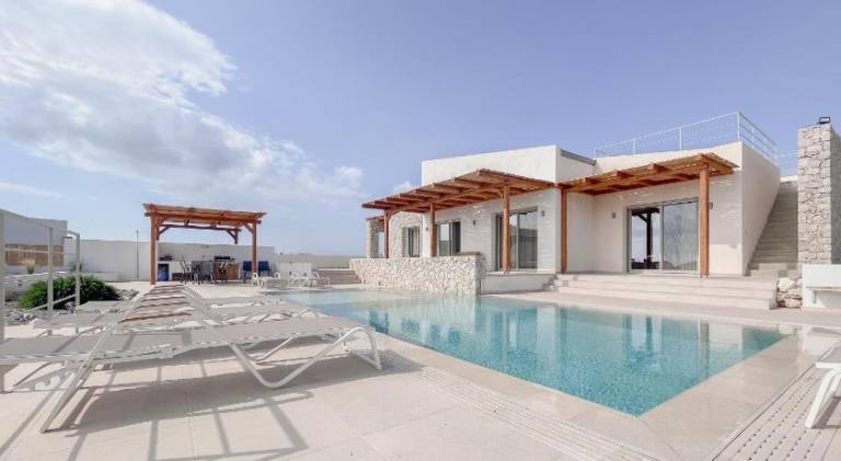Villa with terrace, private pool & BBQ | Close to the beach | Suitable for remote work | Pet-friendly — photo 3