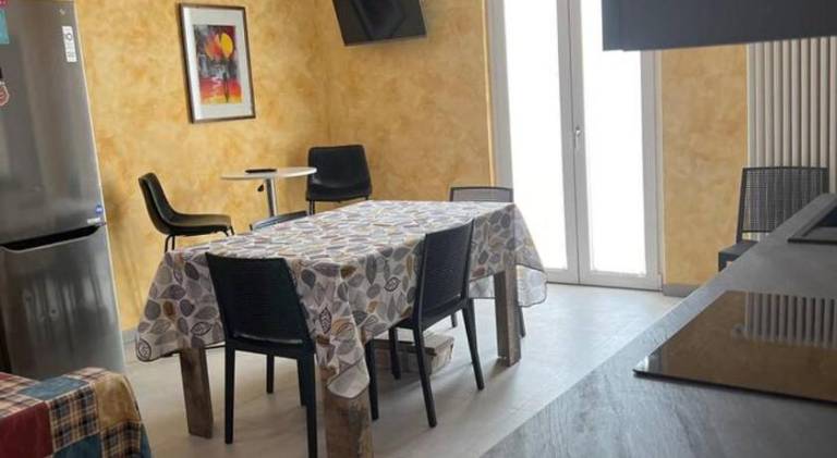 Casa Caselle intero appartam indipend 100mq 2 stanze 2 bagni e cucina in Sommacampagna