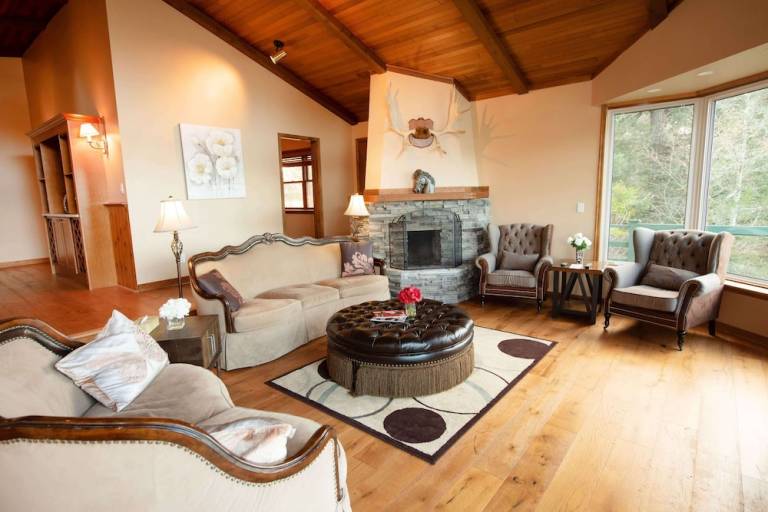 Resort  Cortes Island