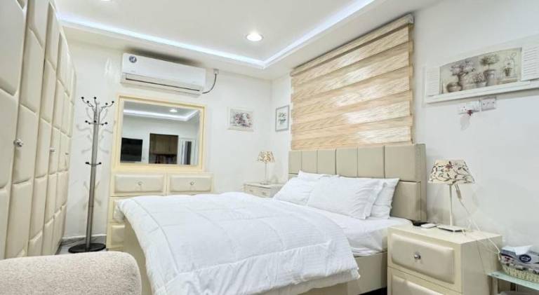 Rental apartment with 1 room for 3 persons in Abu Dhabi
