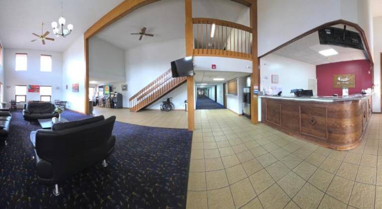 Econo Lodge Inn & Suites Wisconsin Dells — photo 4