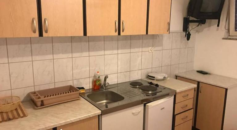 Holiday apartment with barbeque, garden & patio — photo 5