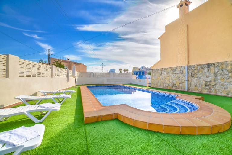 Villa with barbecue, yard & patio — photo 2