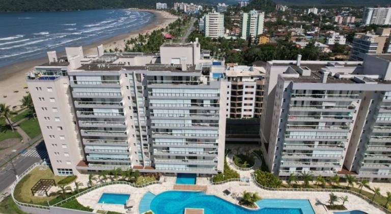 Rental apartment with pool in Bertioga