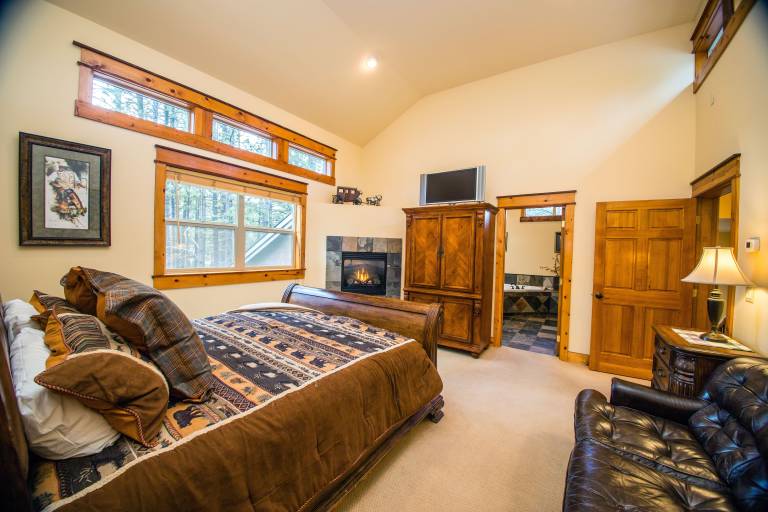 Vacation home with jacuzzi, pool & barbeque — photo 4
