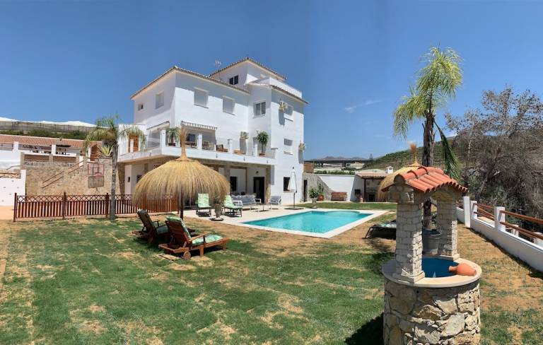Casa Algarrobo