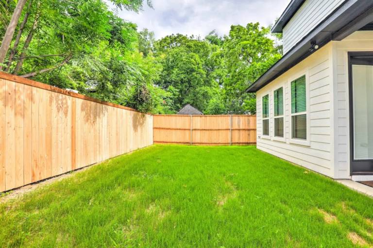 NEW! Chic & Spacious Dallas Getaway, 3 Mi to Dtwn! — photo 4