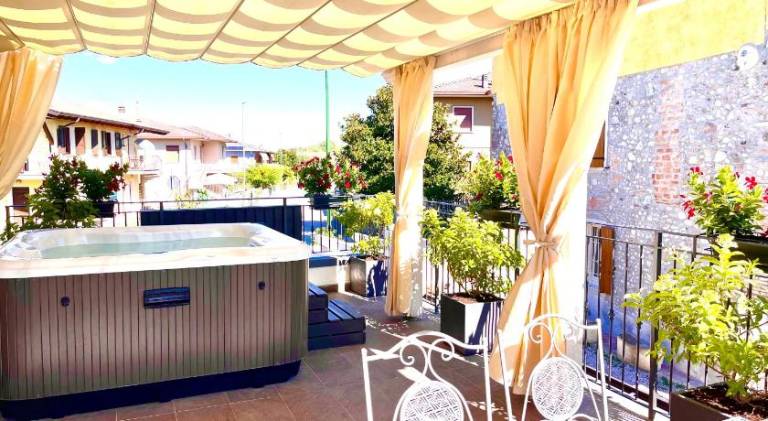 Holiday apartment with patio & pool — photo 3
