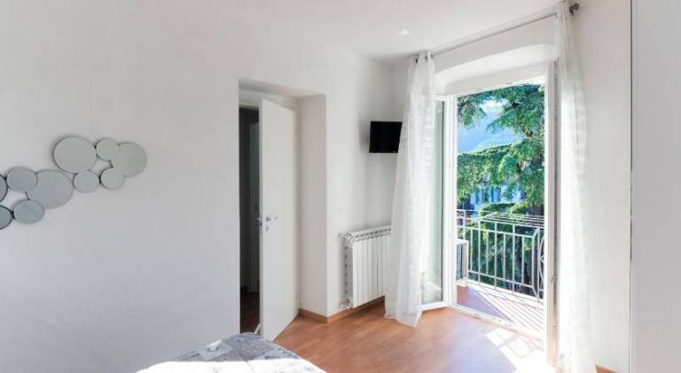 Holiday apartment with 2 rooms for 5 persons in La Spezia