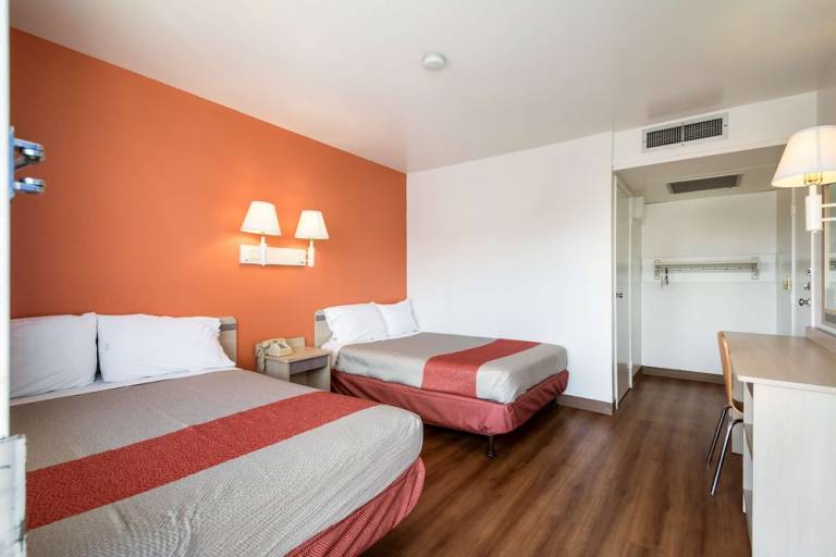 Motel  Wendover