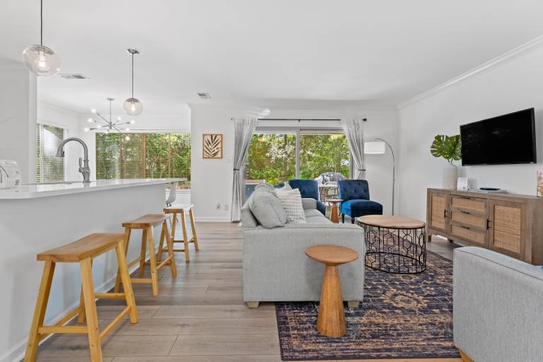 Family-friendly spacious house with private pool & BBQ | City view | Good for workation | Pet-friendly in Hilton Head Island, SC