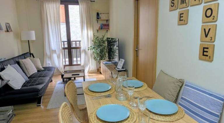 Rental apartment with 2 rooms for 4 persons in Huesca