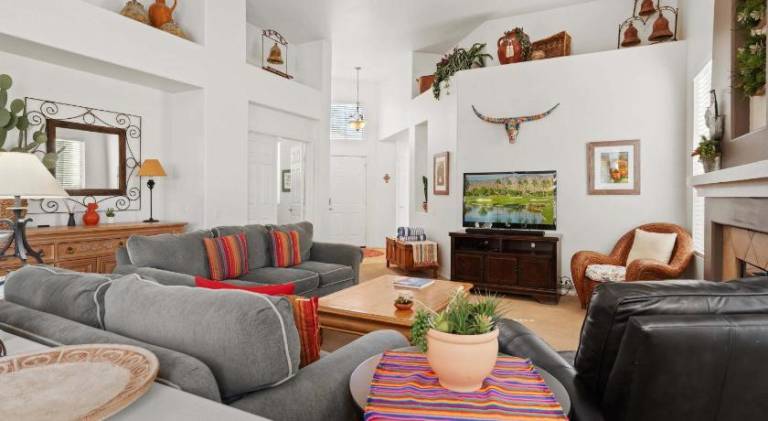Vacation home with pool | Perfect for remote work — photo 2