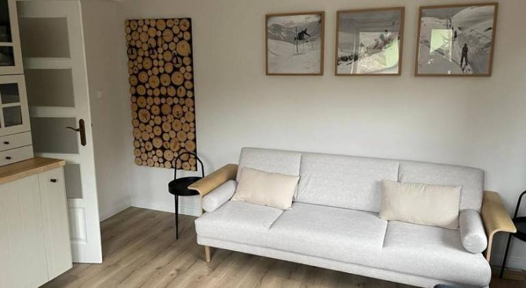 Serviced apartment with hot tub & terrace in Szczyrk