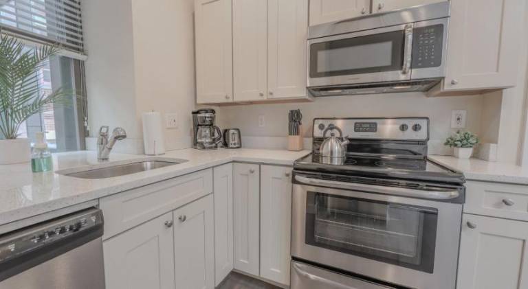 Luxury at 2br 2ba 200mbps Internet — photo 4