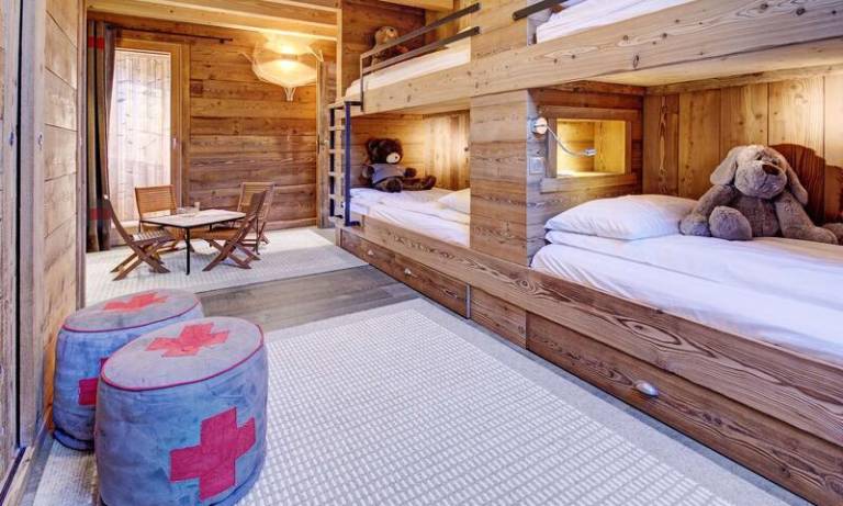 Chalet, Ground floor, terrace, balcony, fireplace or stove, 800m², Morzine — photo 5