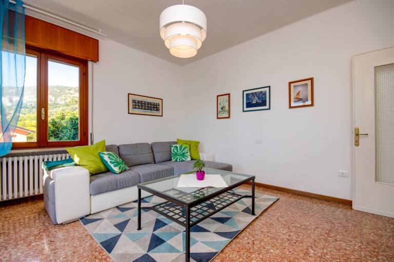 Apartment with fast internet, yard & terrace | Lake view — photo 4