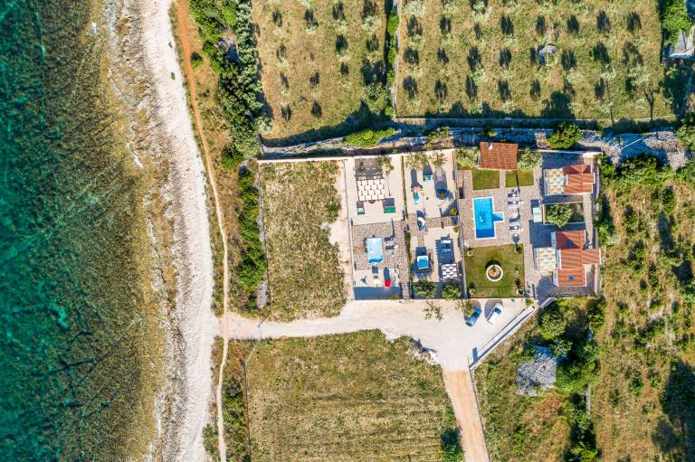 Three bedroom house near beach Supetar, Brač (K-12371) — photo 2