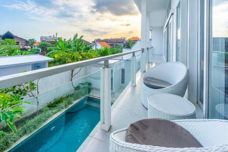 Villa with private pool, garden & patio — photo 5