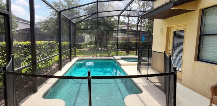 Family-friendly vacation home with hot tub & private pool | Pet-friendly — photo 4