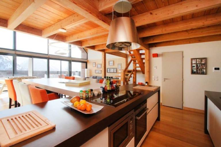Chalet, wifi, 100m from shops, terrace, parking, tv, 250m², Les 2 Alpes — photo 2