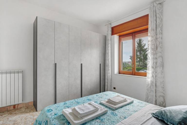 Apartment 'Ischia Con Terrazza' with Private Terrace, Shared Garden and Wi-Fi — photo 3