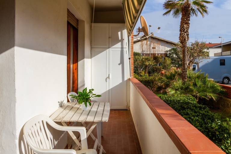 Holiday apartment with terrace — photo 2