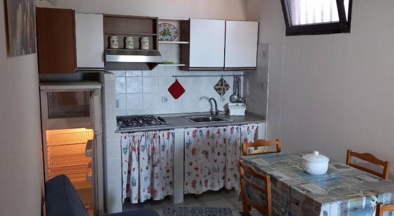 Apartment with barbecue & patio — photo 5