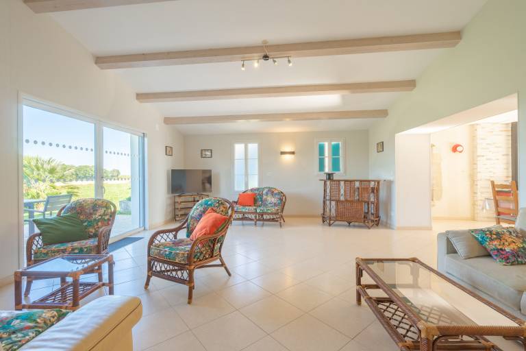 Holiday Home 'Gîte Du Chai' with Sea View, Private Terrace and Wi-Fi — photo 5