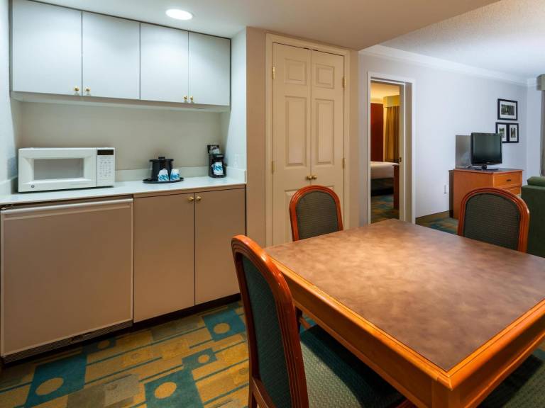 La Quinta Inn & Suites by Wyndham Seattle Sea-Tac Airport — photo 5