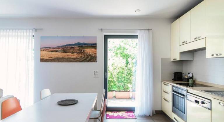 Holiday apartment with patio & garden — photo 4
