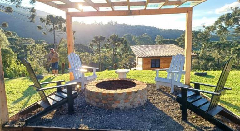 Lodge with hot tub & garden — photo 4