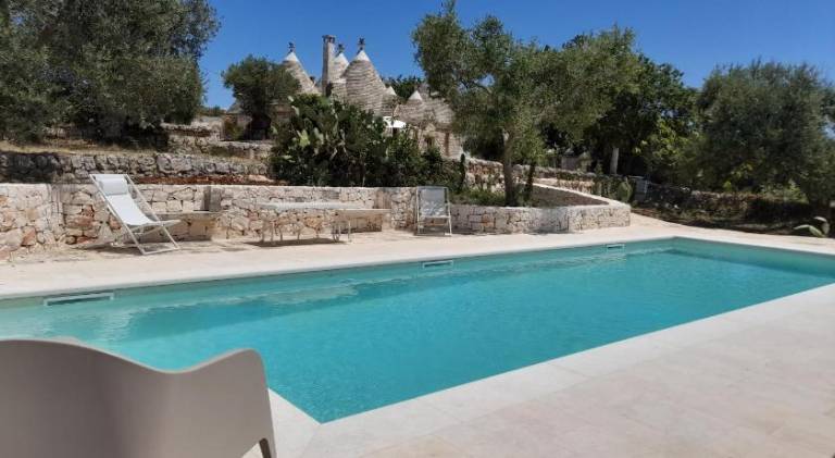 House with barbeque, pool & patio in Cisternino