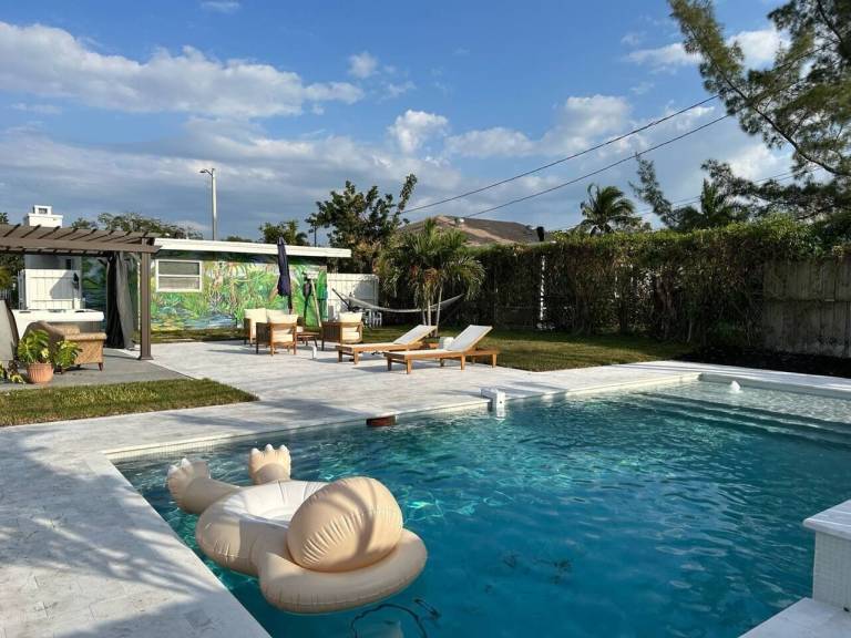 Cabin Lake Worth