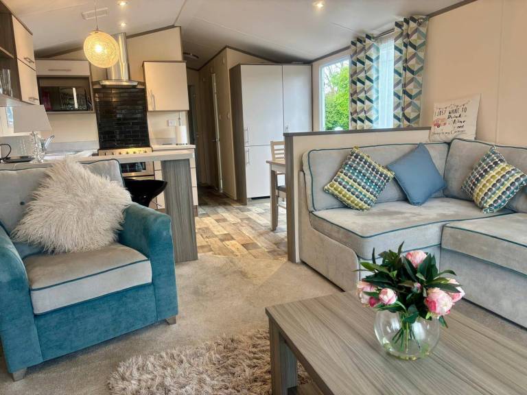 Caravan in Holcot - Sleeps 6 - Maximum 6 people - Maximum 4 adults per booking -Pet Friendly — photo 4