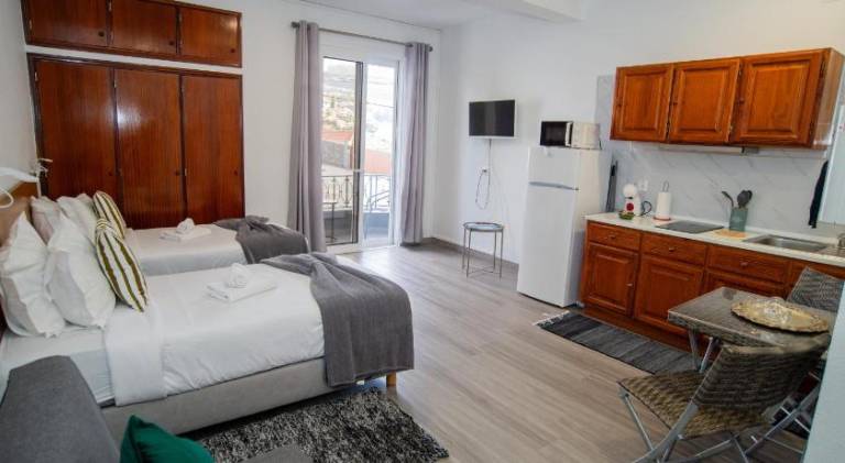 Lovely apartment with patio | Pets allowed — photo 2