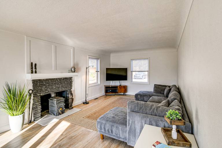 Home w Spacious Yard 3 Mi to Dtwn Des Moines