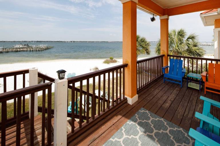 Seascape- Waterfront Home/Bay Front Private Beach/Pet-Friendly — photo 3