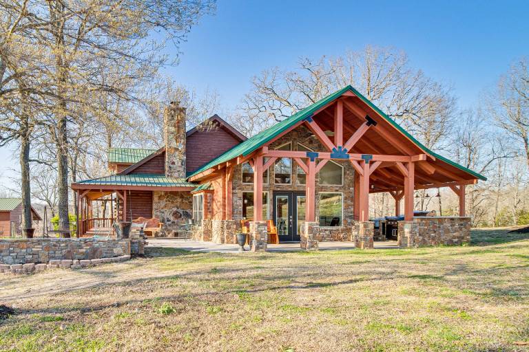 Expansive Mountain Home Rental w/ Yard & Fire Pit! — photo 2